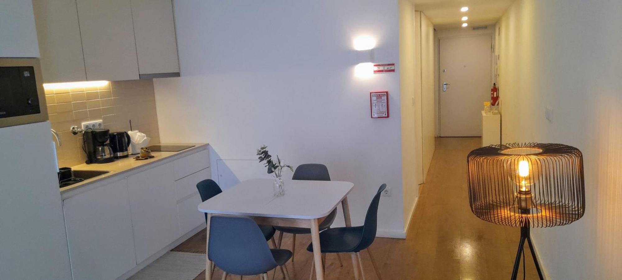 Light Brown Central Apartment Авиеро Екстериор снимка